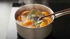 Boiling Orange Peel and Bay Leaves: What Are the Benefits, and Why Is It Worth Doing?